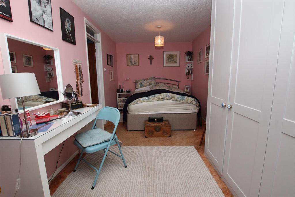 Bedroom 1.JPG