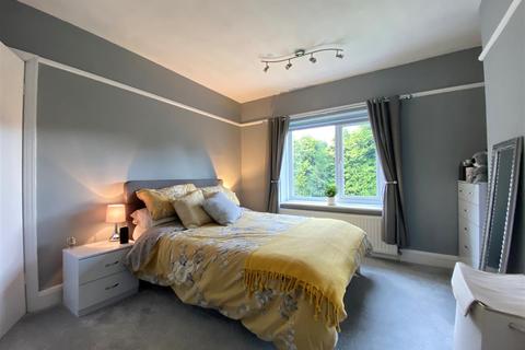 98 Buxton Road, Furness Vale, High Peak, SK23 7PF
