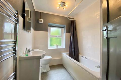 98 Buxton Road, Furness Vale, High Peak, SK23 7PF