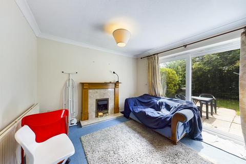 4 bedroom private hall to rent, Nursery Gardens, Winchester