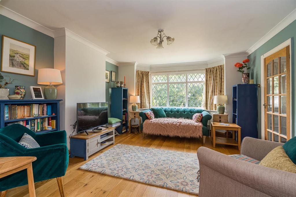 London Road East, Amersham... 3 bed semidetached house £695,000