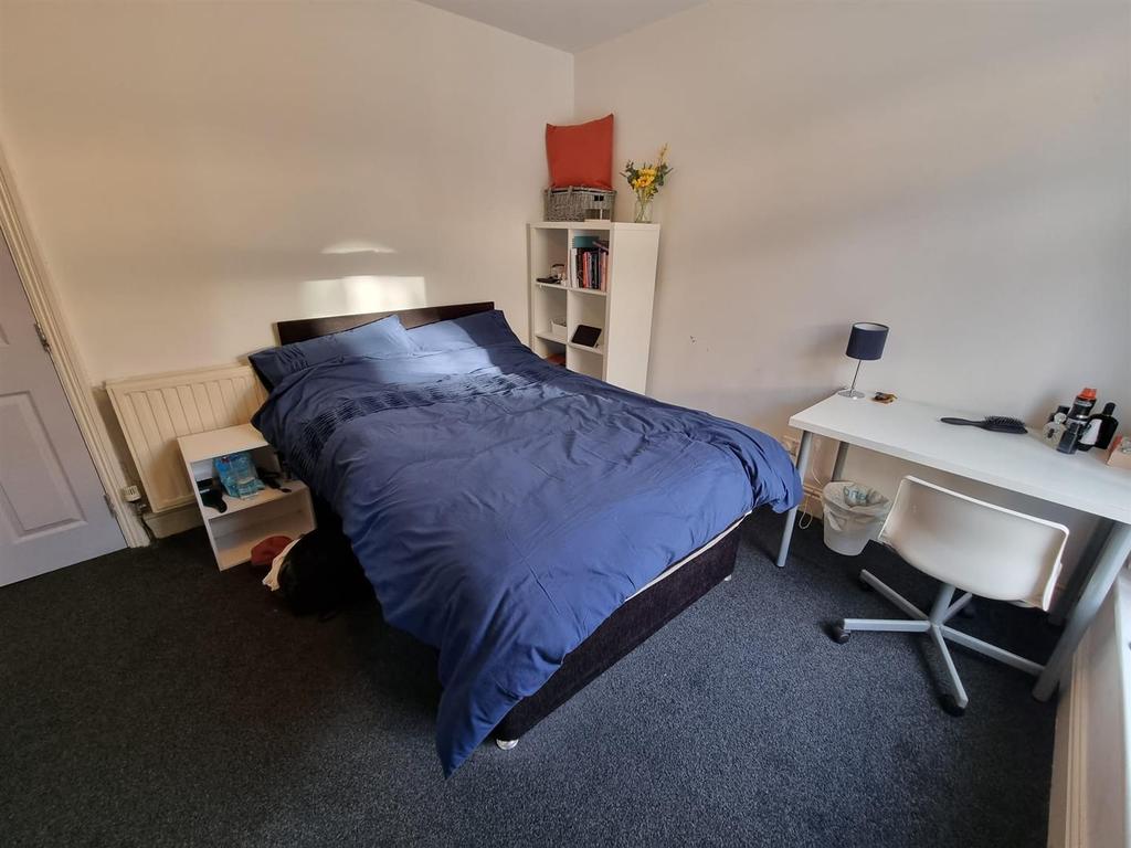 Ridge Street, Lancaster 3 bed private hall £1,521 pcm (£351 pw)