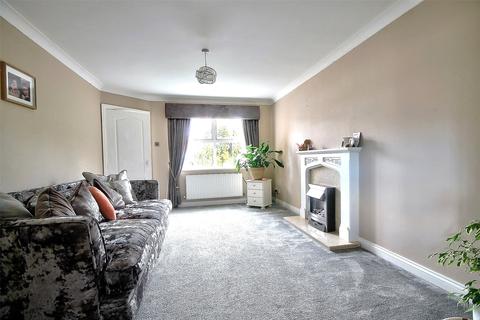 4 bedroom detached house for sale - Richmond Drive, Chesters Wood, Fencehouses, DH4