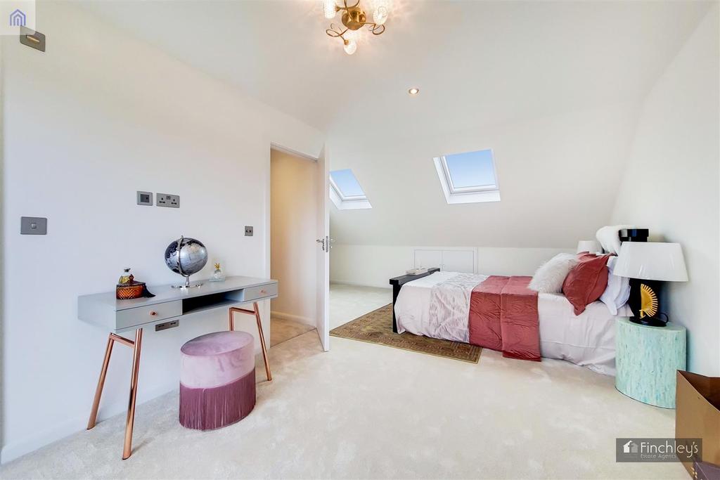 14 Main Bedroom-2.jpg
