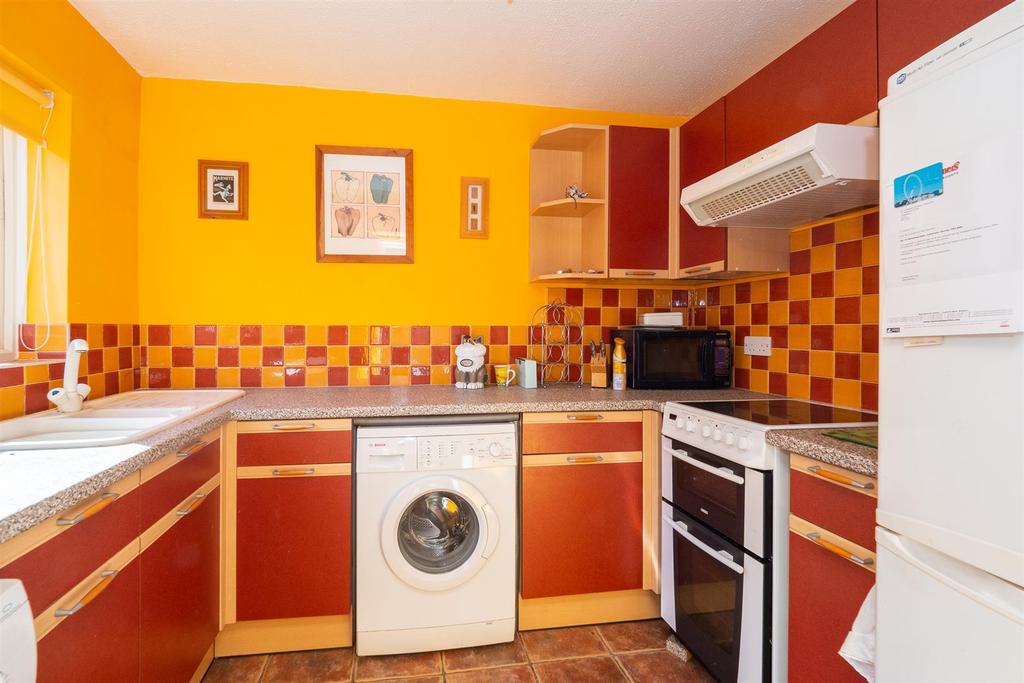 Sandown Drive, Carshalton 1 bed apartment for sale £235,000