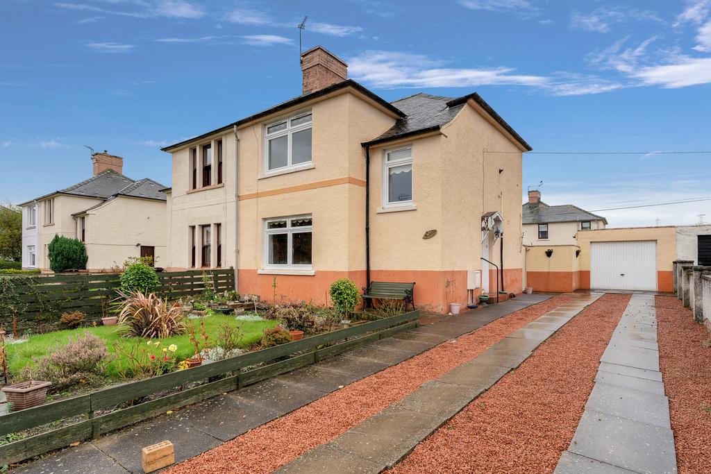 10 Gardiner Crescent, Prestonpans... 3 bed semidetached house £190,000
