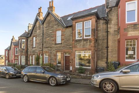 17 Lismore Crescent, Edinburgh, EH8 7DL