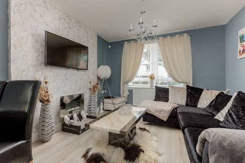 5/2 Loganlea Loan, Edinburgh, EH7 6NH