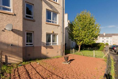 5/2 Loganlea Loan, Edinburgh, EH7 6NH