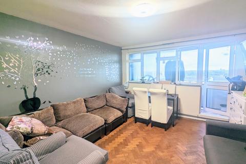 2 bedroom flat for sale, Cordell House, Newton Road, London