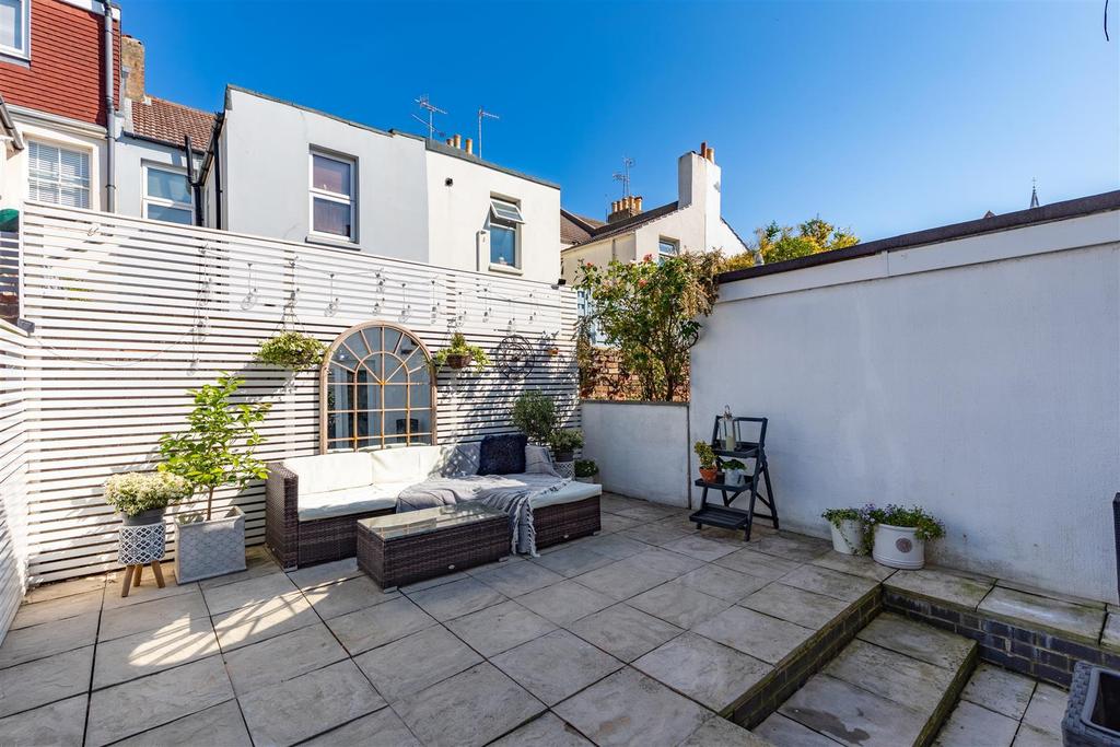 Byron Street, Hove 3 bed house £600,000