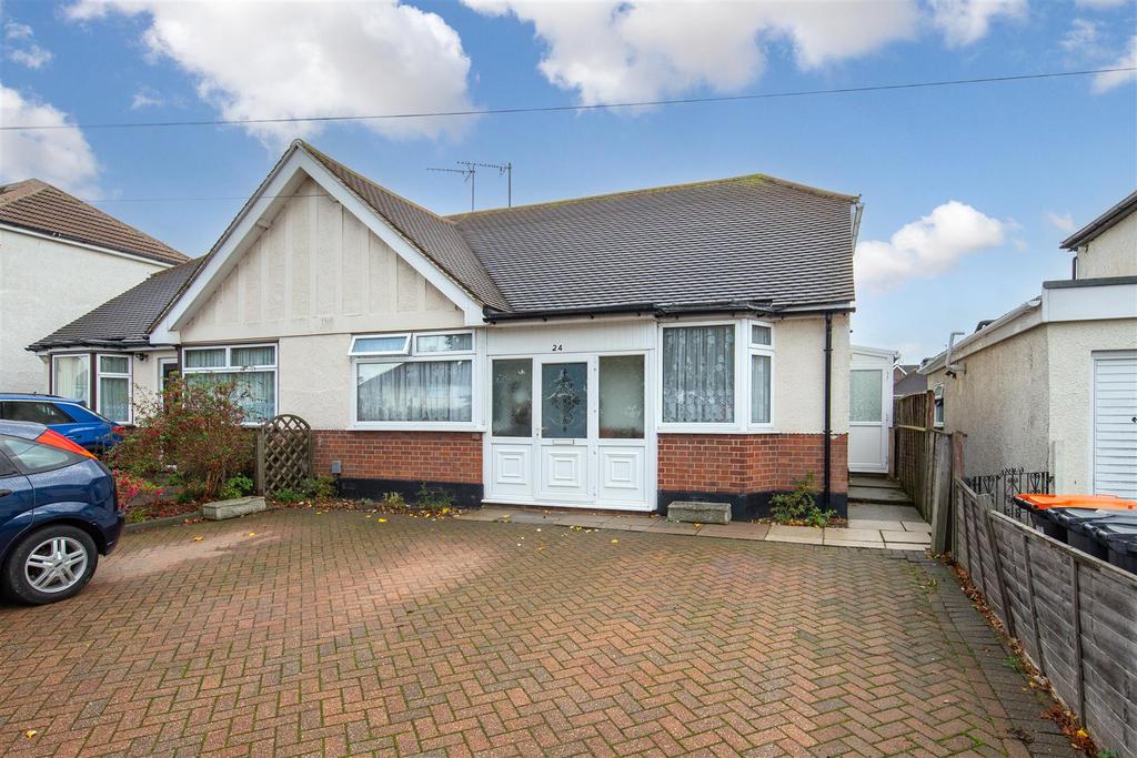 Western Way, Dunstable, Bedfordshire 2 bed semi-detached bungalow for ...