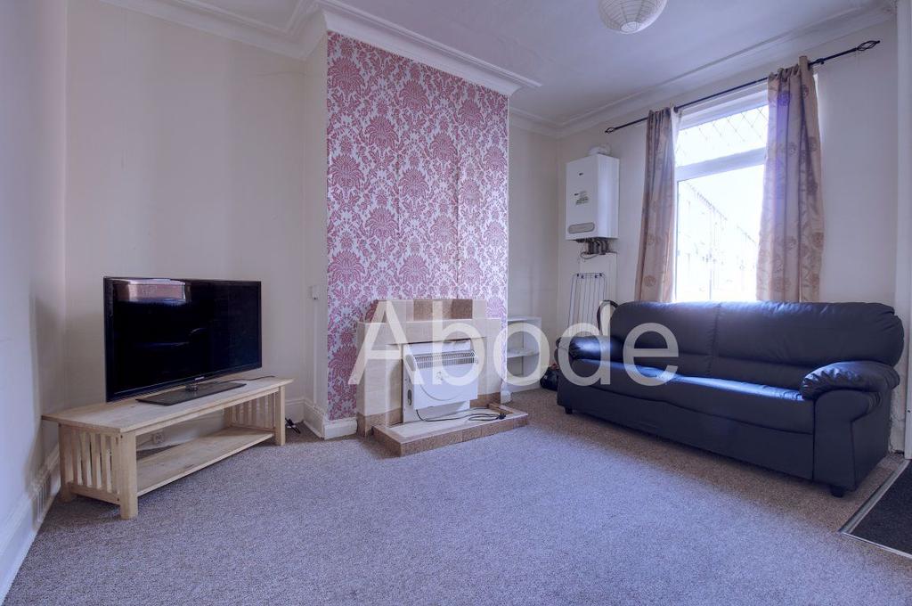 Harold Avenue, Leeds, West Yorkshire 2 bed house £867 pcm (£200 pw)