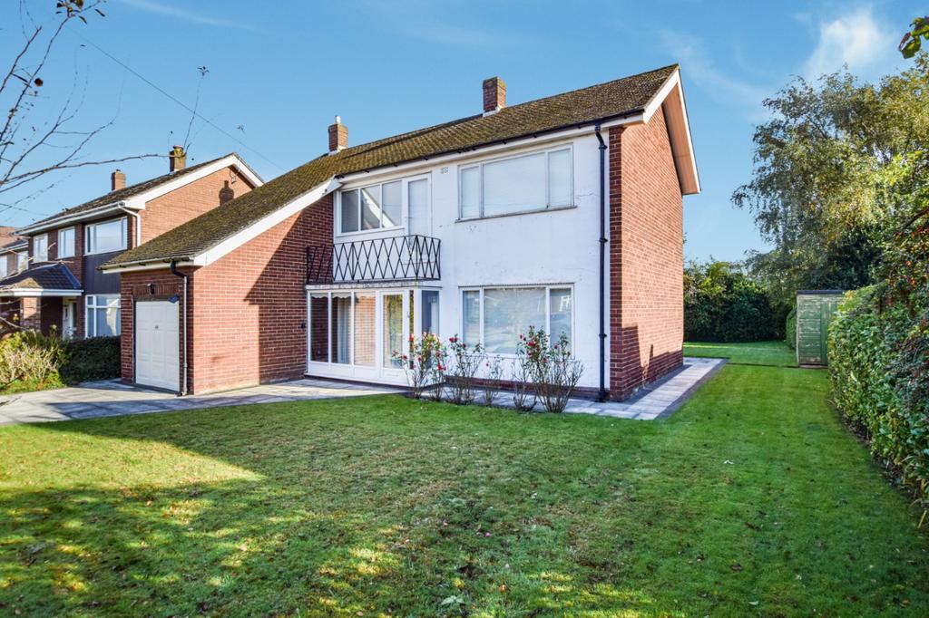 Ingham Road, Farnworth, Widnes 3 bed detached house £350,000