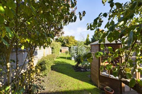 26 Crabtree Road, Haddenham, Aylesbury, HP17 8AT
