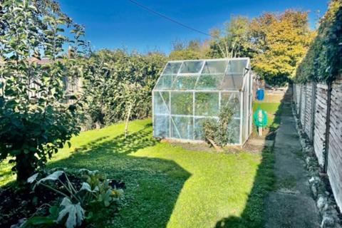26 Crabtree Road, Haddenham, Aylesbury, HP17 8AT