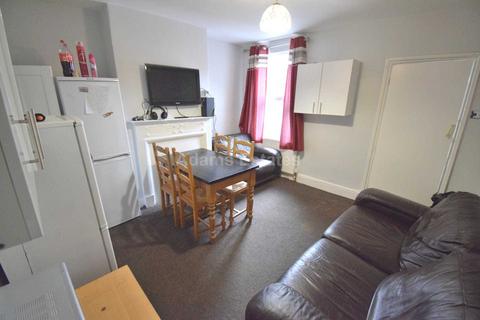 4 bedroom terraced house to rent, Essex Street, Reading