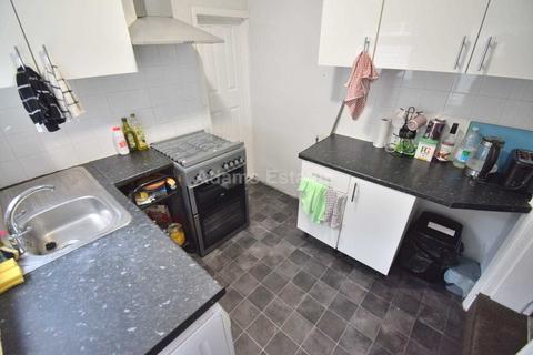 4 bedroom terraced house to rent, Essex Street, Reading