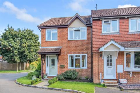 1 Juniper Close, Whitehill, Bordon, GU35 9EZ