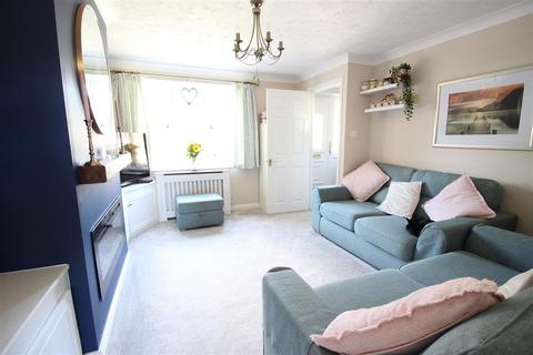 1 Juniper Close, Whitehill, Bordon, GU35 9EZ