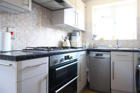 1 Juniper Close, Whitehill, Bordon, GU35 9EZ
