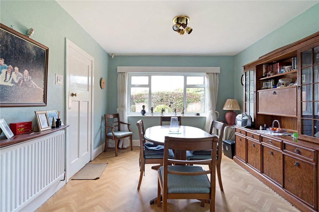 Selkirk Drive, Chester, Cheshire, CH4 3 bed detached house for sale £