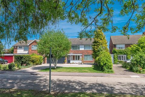 4 bedroom detached house for sale - Willingale Way, Thorpe Bay, SS1
