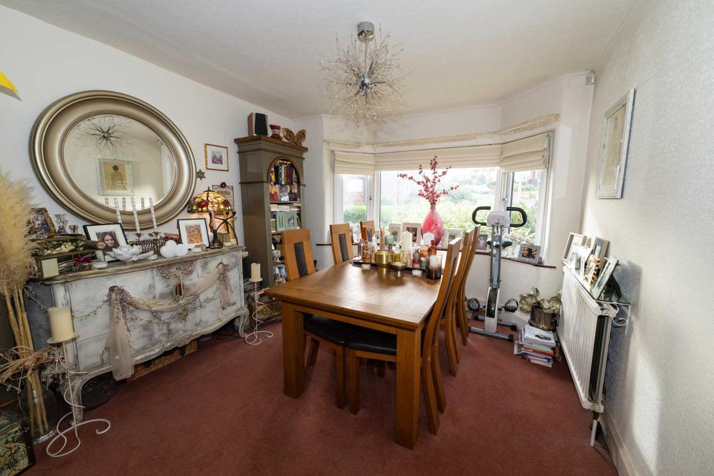 Edenfield Road, Prestwich 3 bed semidetached house £310,000