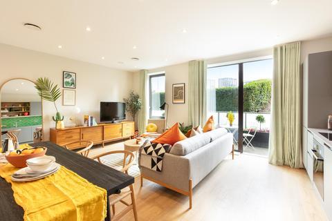 1 bedroom flat for sale - New Village Avenue, London, E14