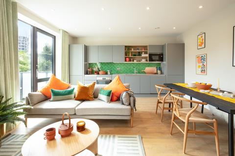 1 bedroom flat for sale - New Village Avenue, London, E14