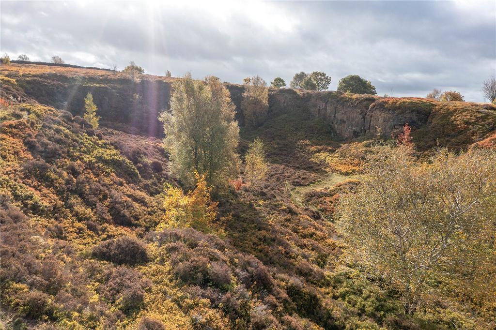 Back Lane, Charlesworth, Glossop, Derbyshire, SK13 4 bed detached house