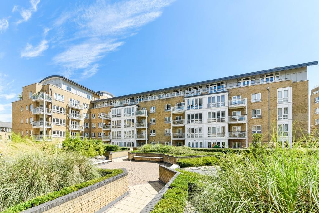 St Davids Square, Docklands, London E14 1 bed apartment £1,712 pcm (£395 pw)
