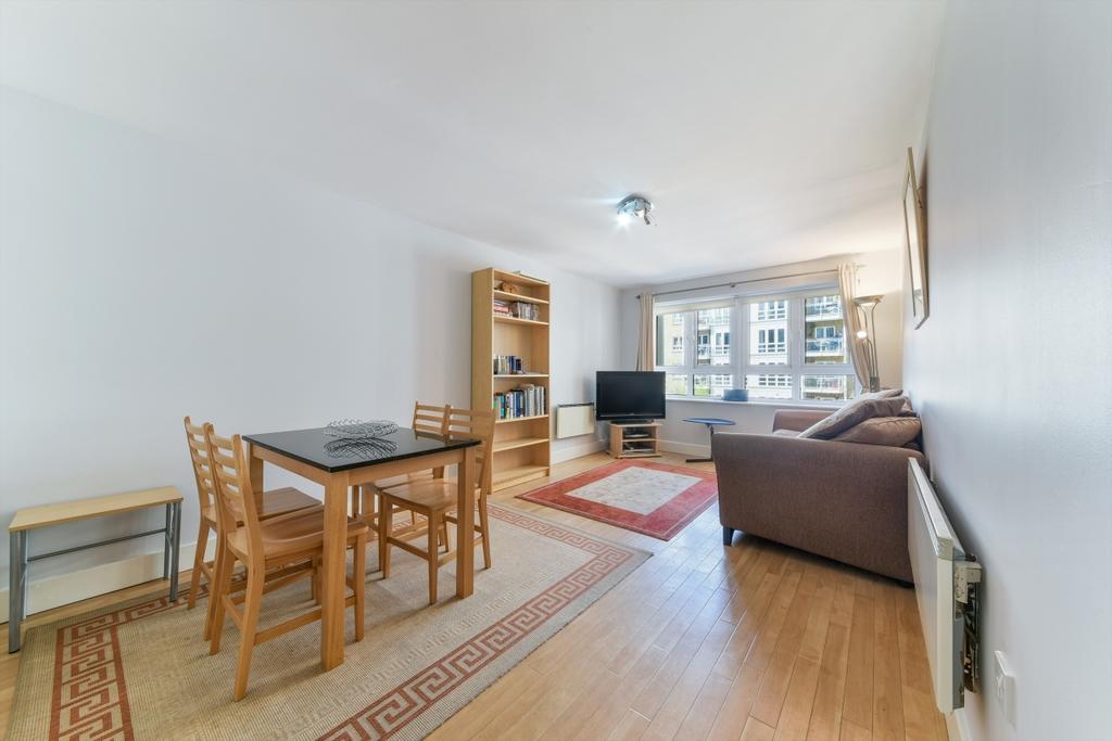 St Davids Square, Docklands, London E14 1 bed apartment £1,712 pcm (£395 pw)