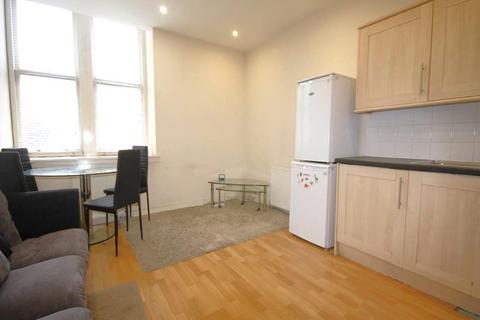 2 bedroom flat to rent, Thorntree Street, Edinburgh, EH6