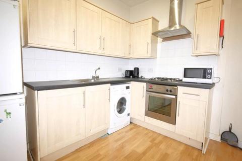 2 bedroom flat to rent, Thorntree Street, Edinburgh, EH6