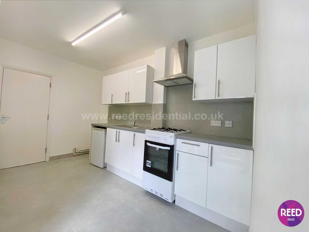 Westcliff Park Drive, Westcliff On Sea 1 bed flat £950 pcm (£219 pw)