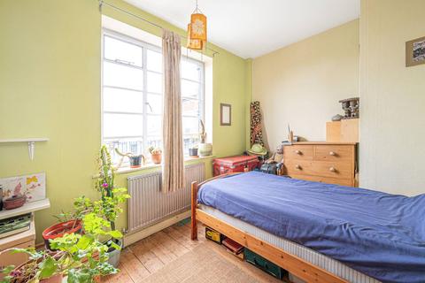 2 bedroom maisonette for sale, Woodhouse Road, Finchley, London, N12