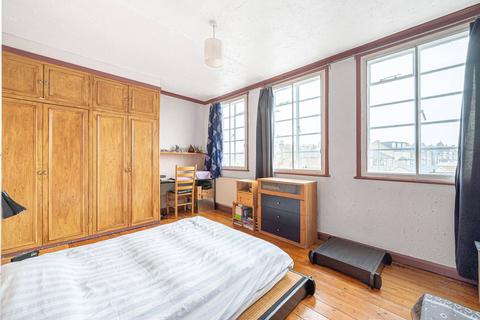2 bedroom maisonette for sale, Woodhouse Road, Finchley, London, N12