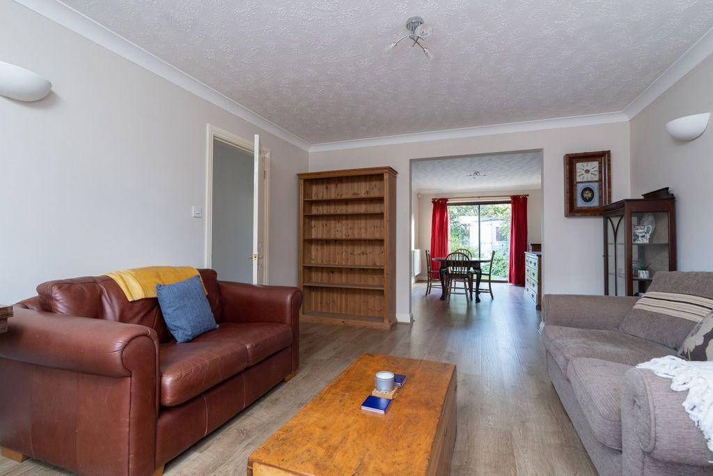 Claudette Avenue, Spalding PE11 1HU 3 bed detached house £260,000