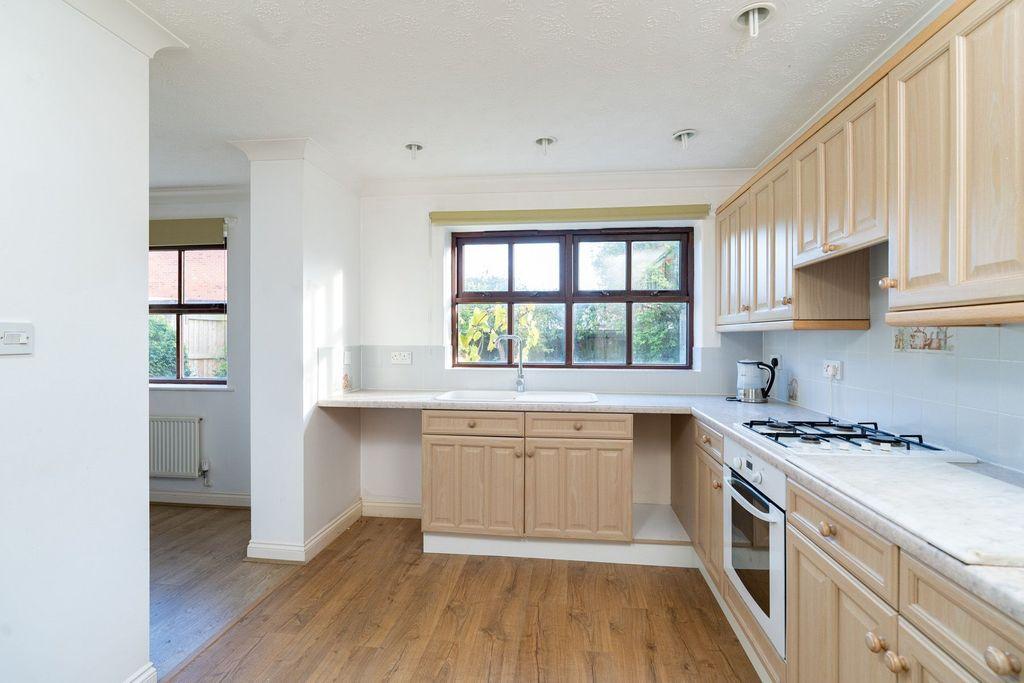 Claudette Avenue, Spalding PE11 1HU 3 bed detached house £260,000