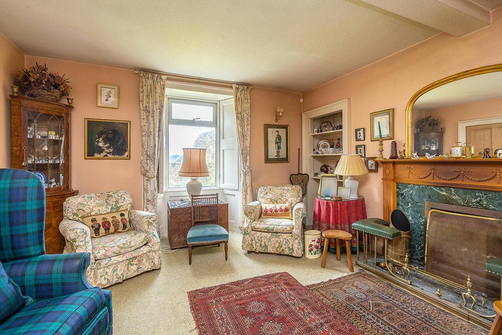 28 Skene Street, Strathmiglo, Fife, KY14 7QL 6 bed detached house for