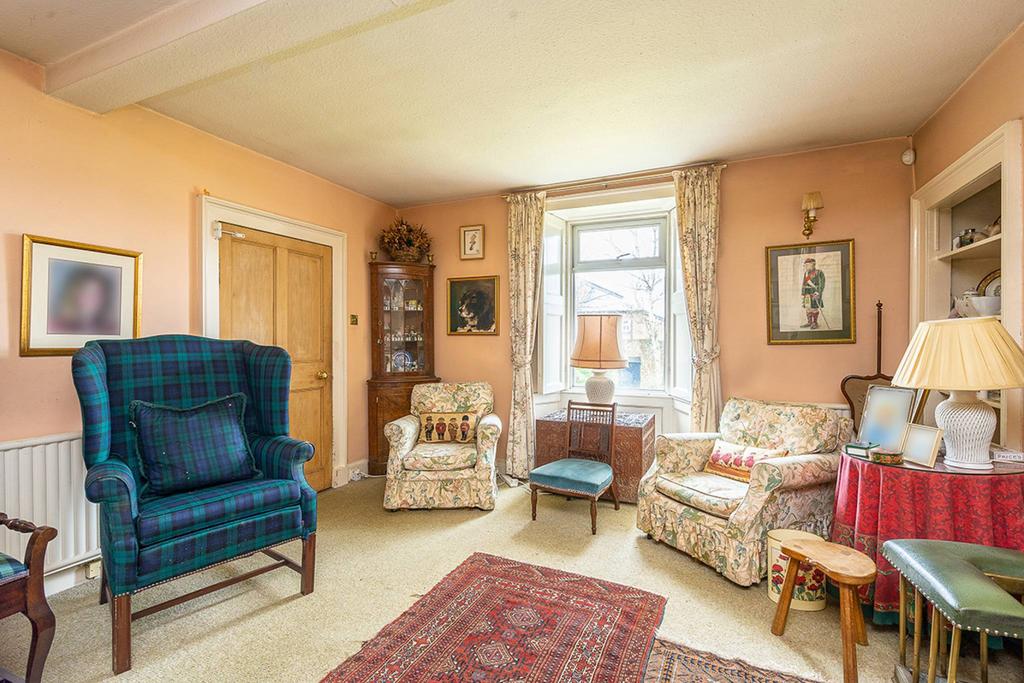 28 Skene Street, Strathmiglo, Fife, KY14 7QL 6 bed detached house for