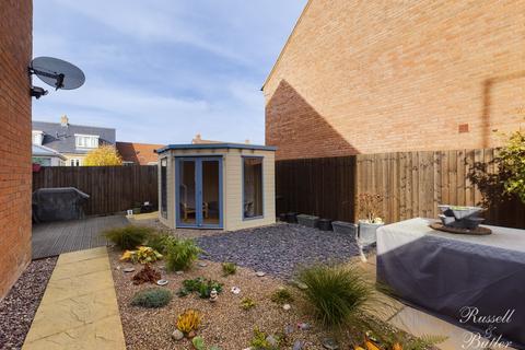 17 Cotton End, Buckingham, MK18 7RJ