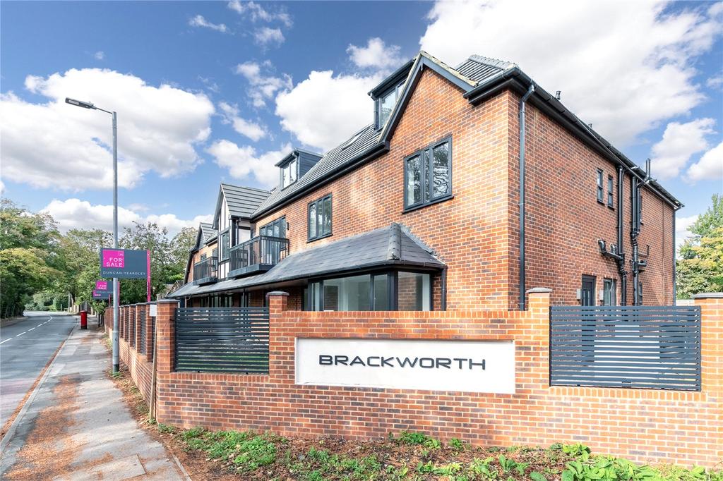 Larges Bridge Drive, Bracknell, RG12 2 bed apartment £310,000