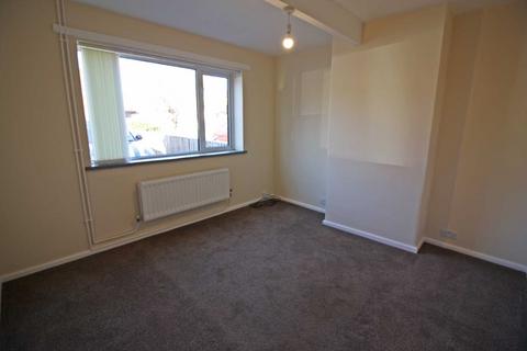 2 bedroom semi-detached house to rent, Huxley Close, Wootton