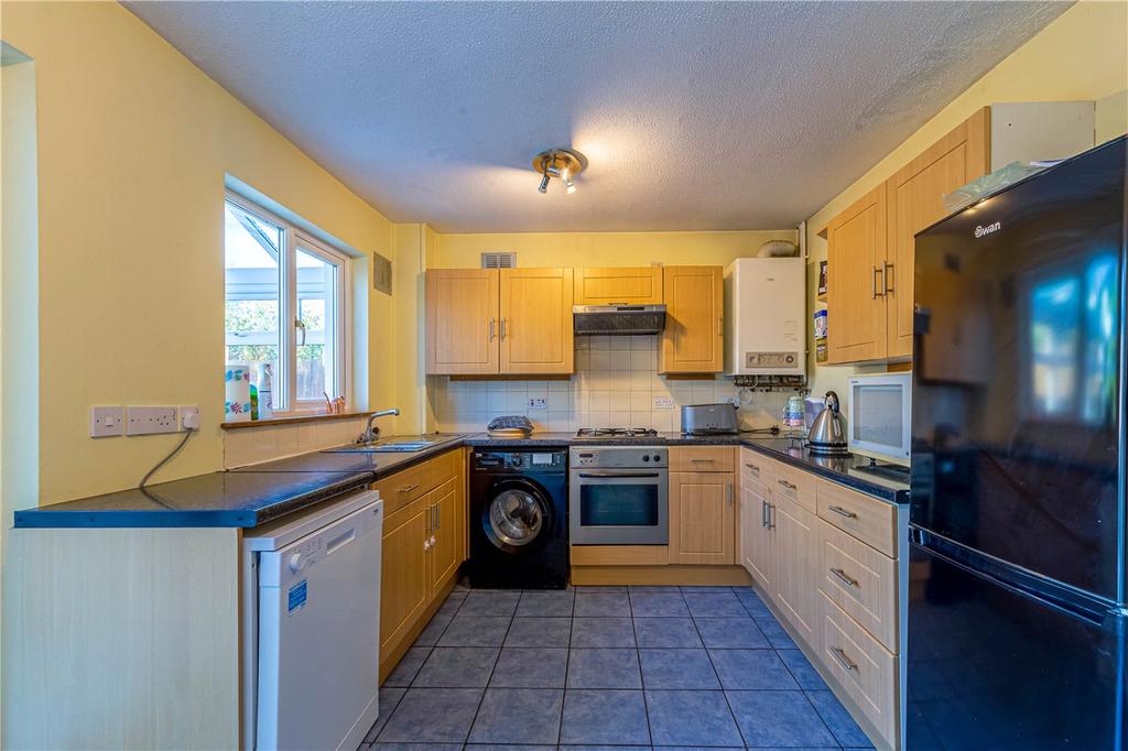 Forresters Drive, Welwyn Garden City... 3 bed end of terrace house £400,000