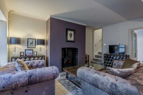 10 Baron Street, Usk, NP15 1AS