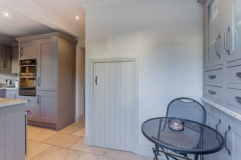 10 Baron Street, Usk, NP15 1AS