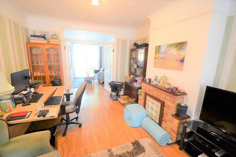 17 Helen Avenue, Feltham, TW14 9LA