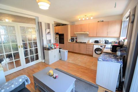 17 Helen Avenue, Feltham, TW14 9LA